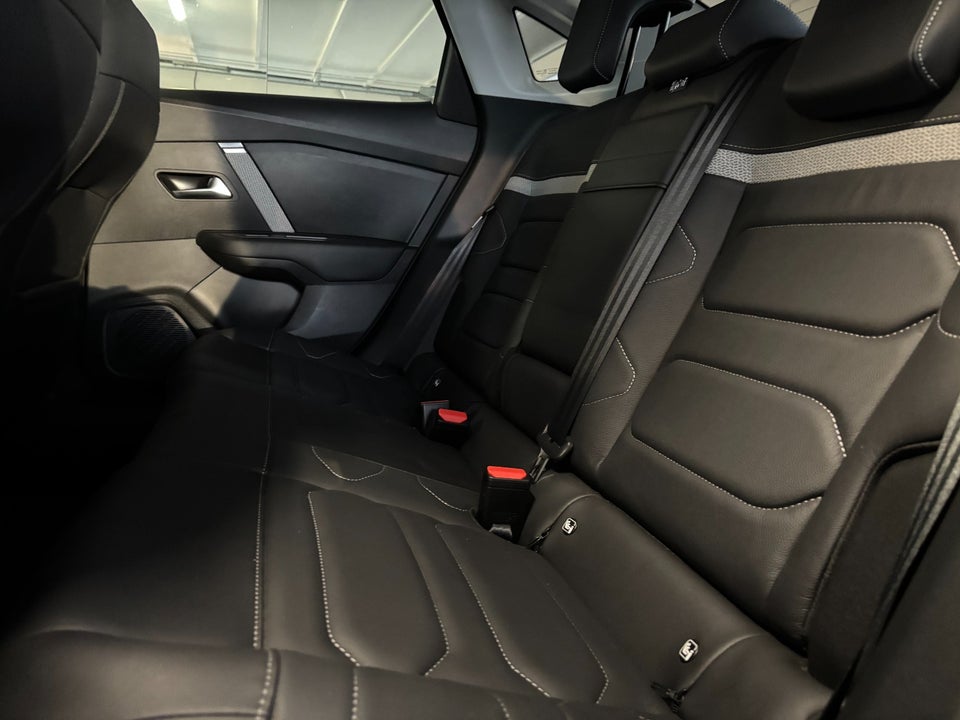 Citroën ë-C4 X 50 Shine 4d