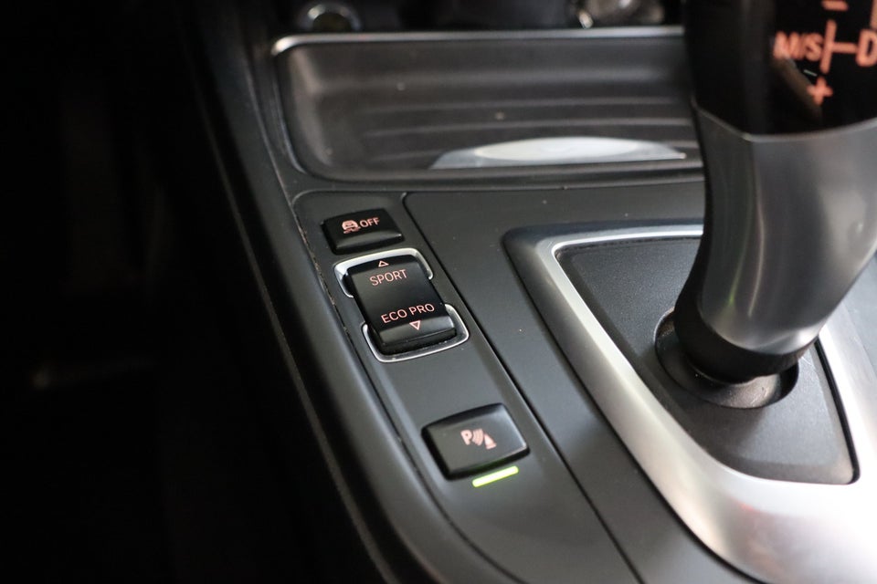 BMW 320d 2,0 Touring aut. 5d