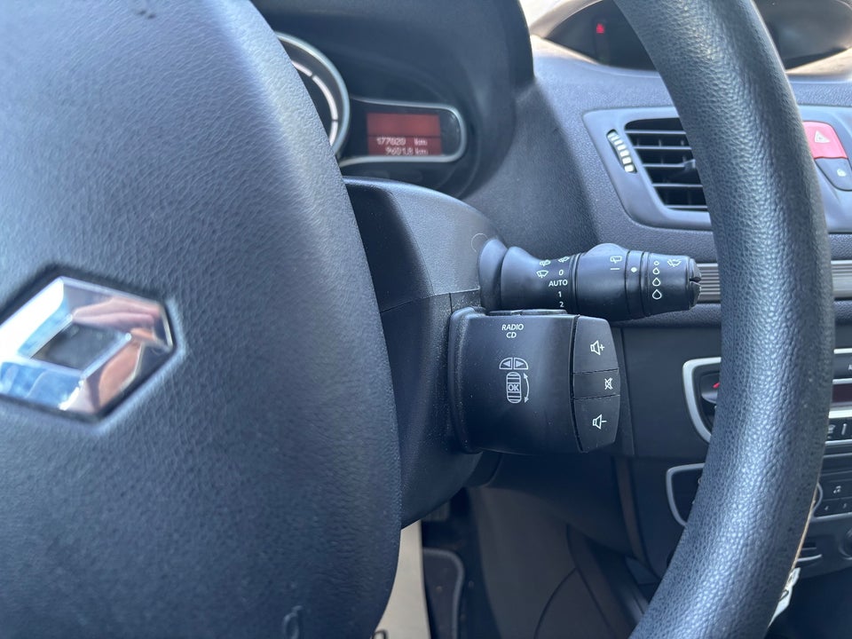 Renault Megane III 1,5 dCi 90 Authentique 5d