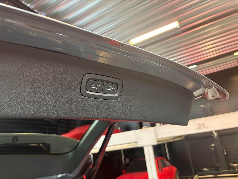 Volvo XC90 2,0 T8 ReCharge Ultimate Dark aut. AWD 7prs 5d