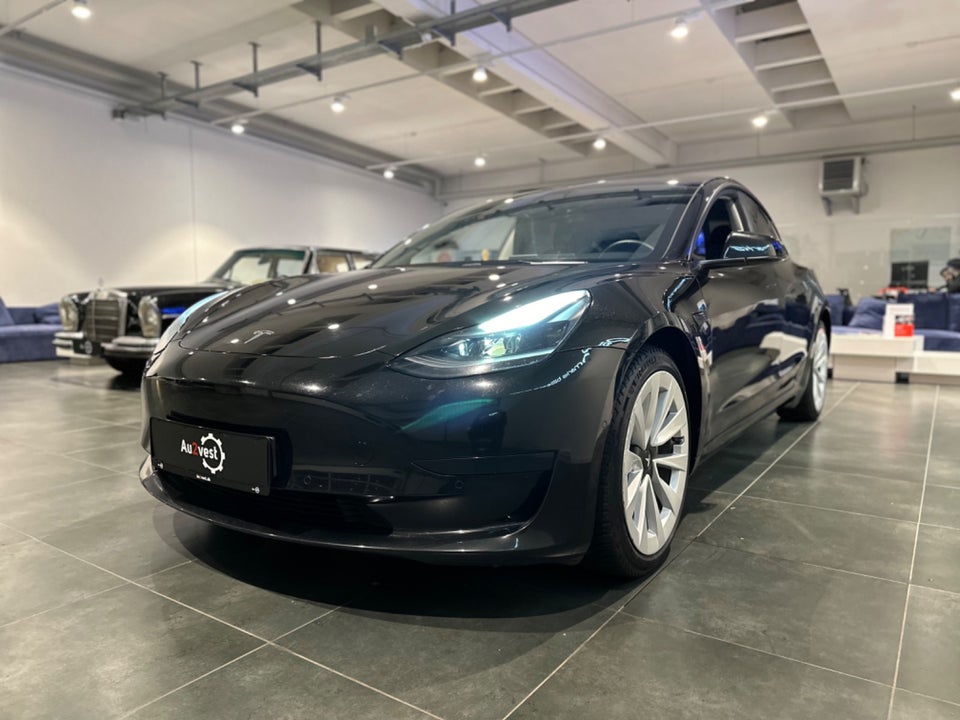 Tesla Model 3 Standard Range+ RWD 4d