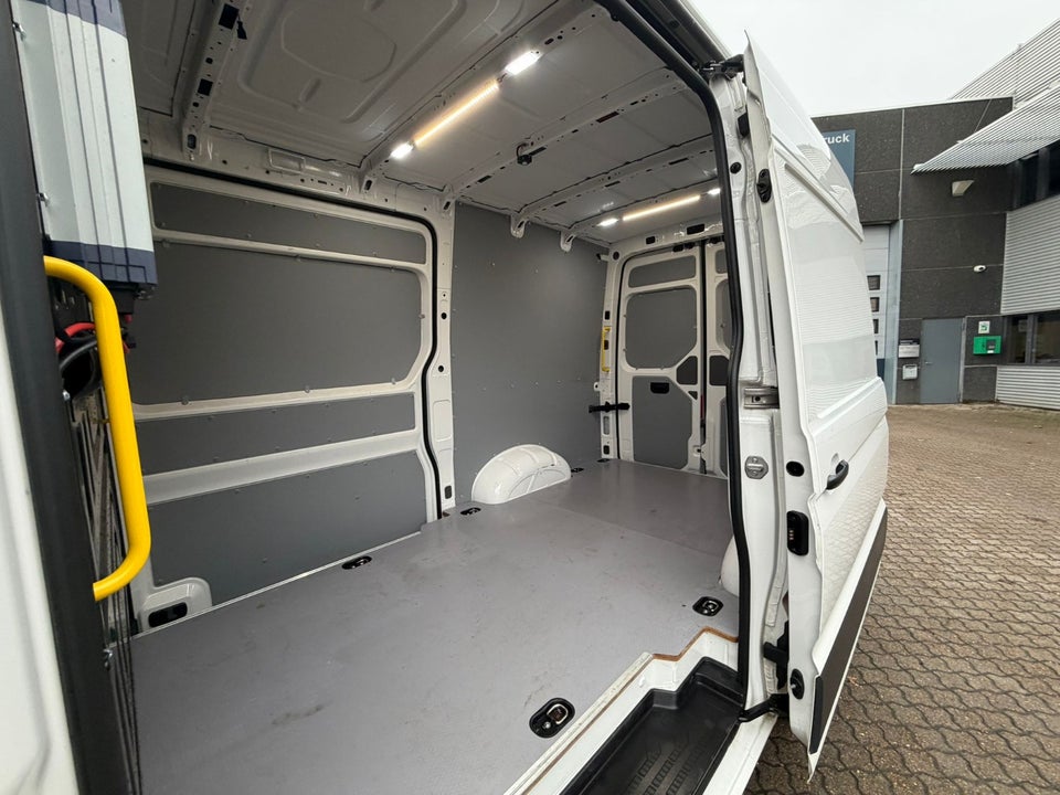 MAN TGE 2,0 3.160 Kassevogn L3H3 aut. RWD