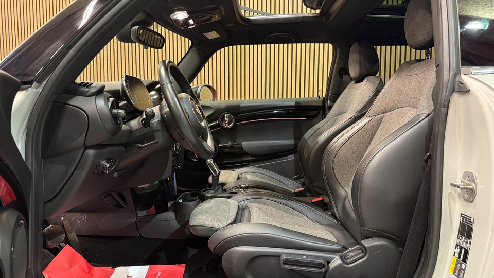 MINI Cooper SE Classic Trim 3d