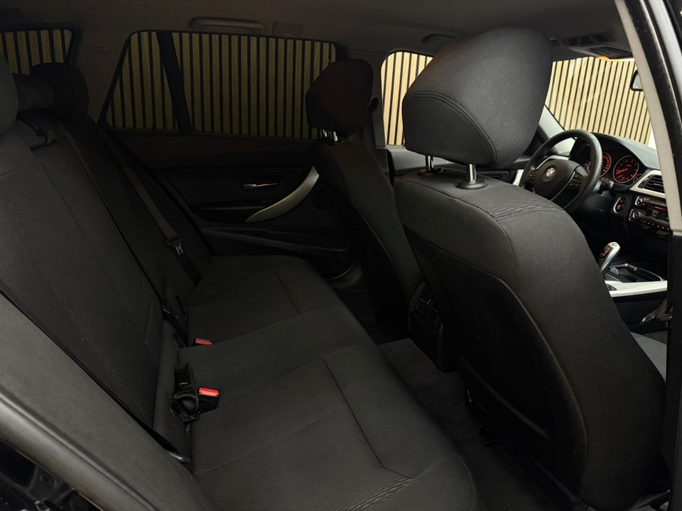 BMW 320d 2,0 Touring Advantage aut. 5d