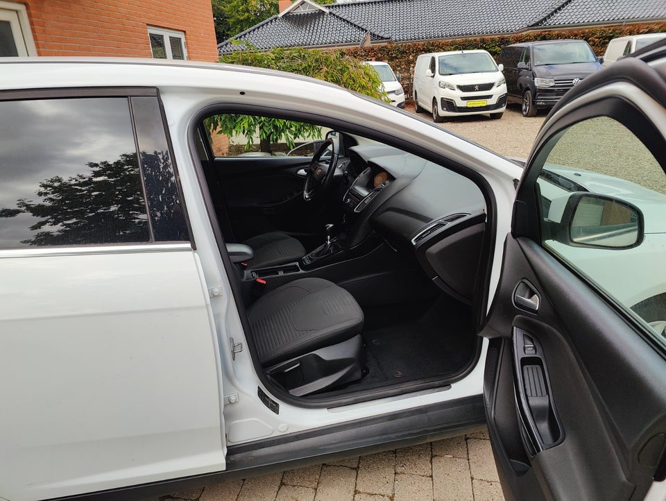 Ford Focus 1,5 TDCi 120 Titanium stc. Van 5d