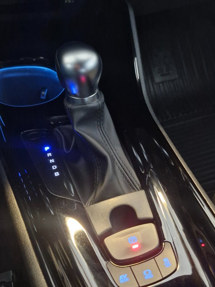 Toyota C-HR 1,8 Hybrid C-LUB Premium CVT 5d