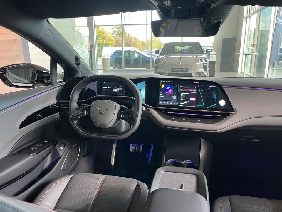 Hongqi EH7 111 Exclusive 4d