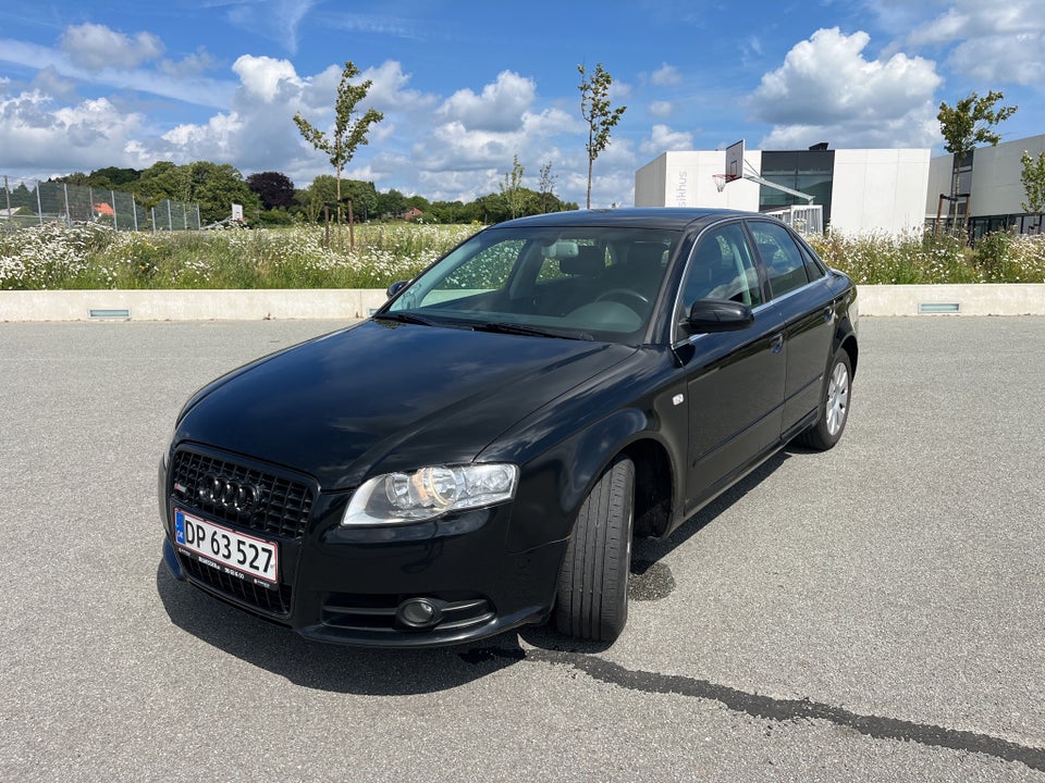 Audi A4 2,0 S-line 4d