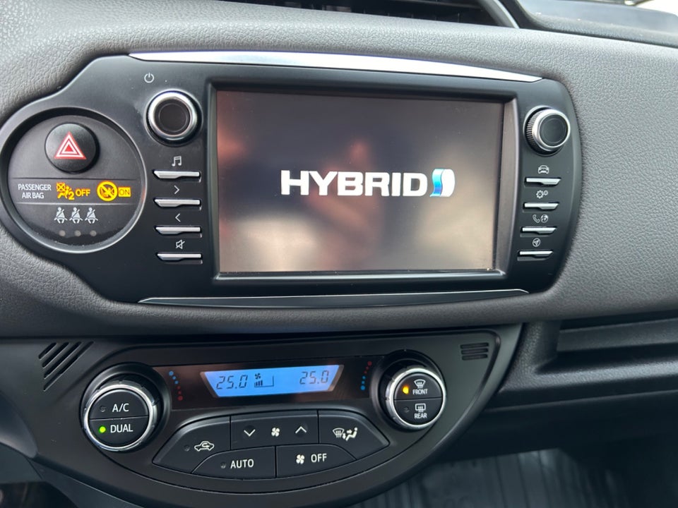 Toyota Yaris 1,5 Hybrid H3 e-CVT Van 5d