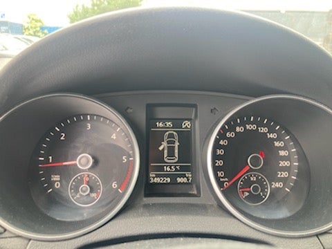VW Golf VI 1,6 TDi 105 Comfortline Variant BMT 5d