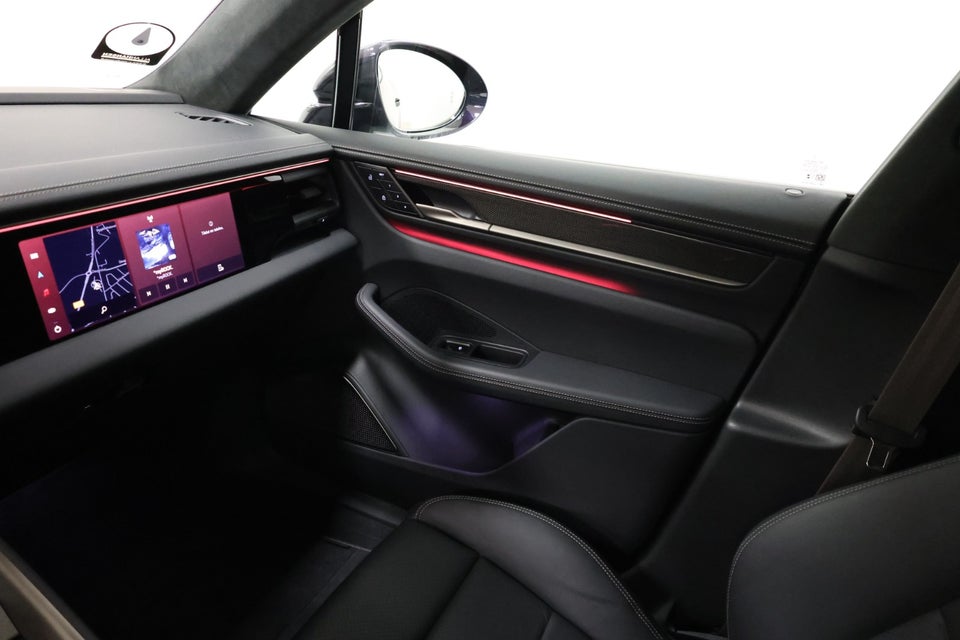 Porsche Macan Turbo 5d