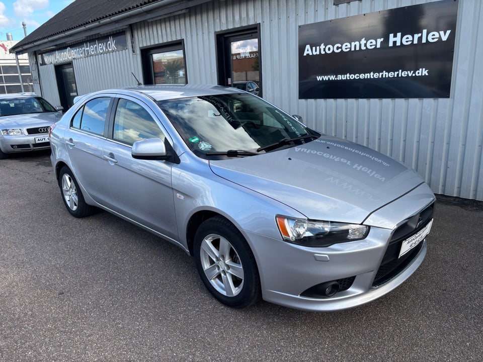 Mitsubishi Lancer 1,5 Invite SportBack 5d