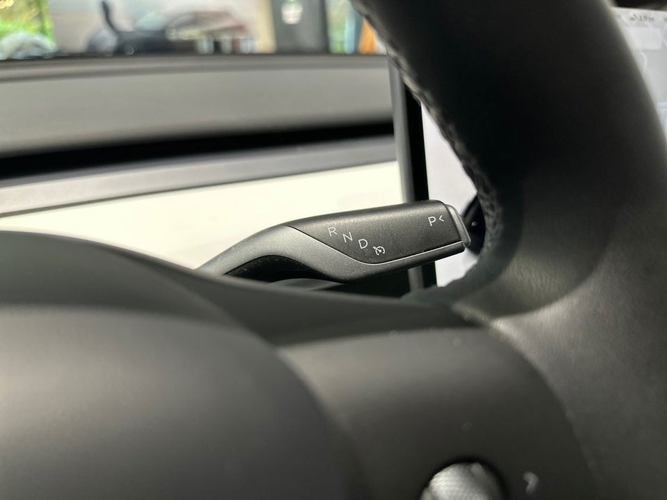 Tesla Model Y Long Range AWD 5d