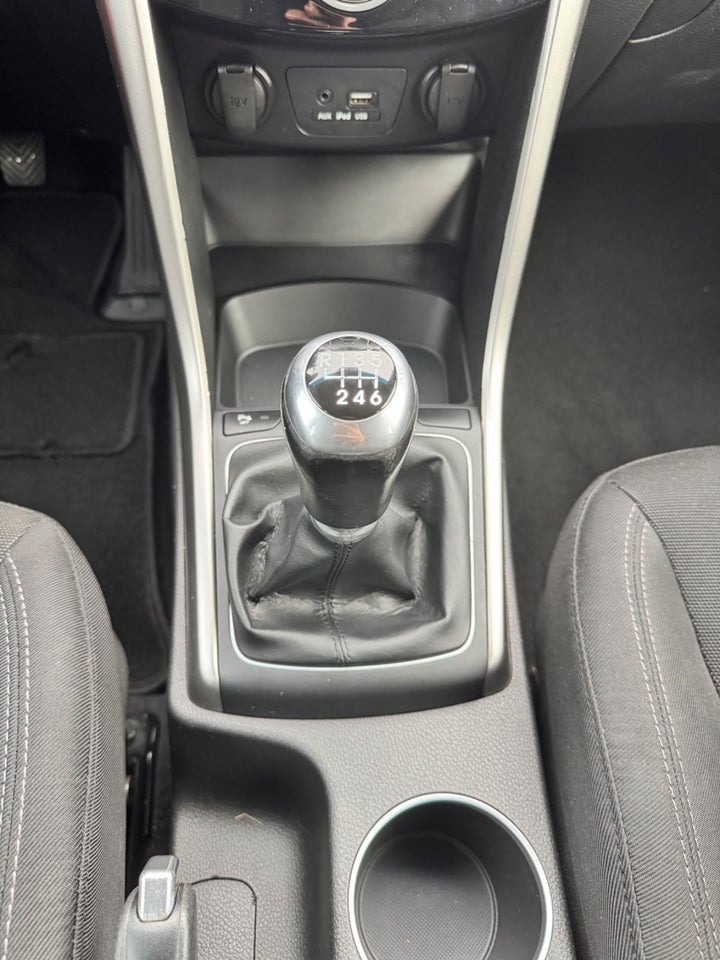 Hyundai i30 1,6 CRDi 110 Active CW 5d