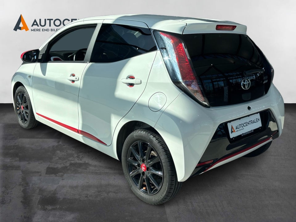 Toyota Aygo 1,0 VVT-i x-press 5d