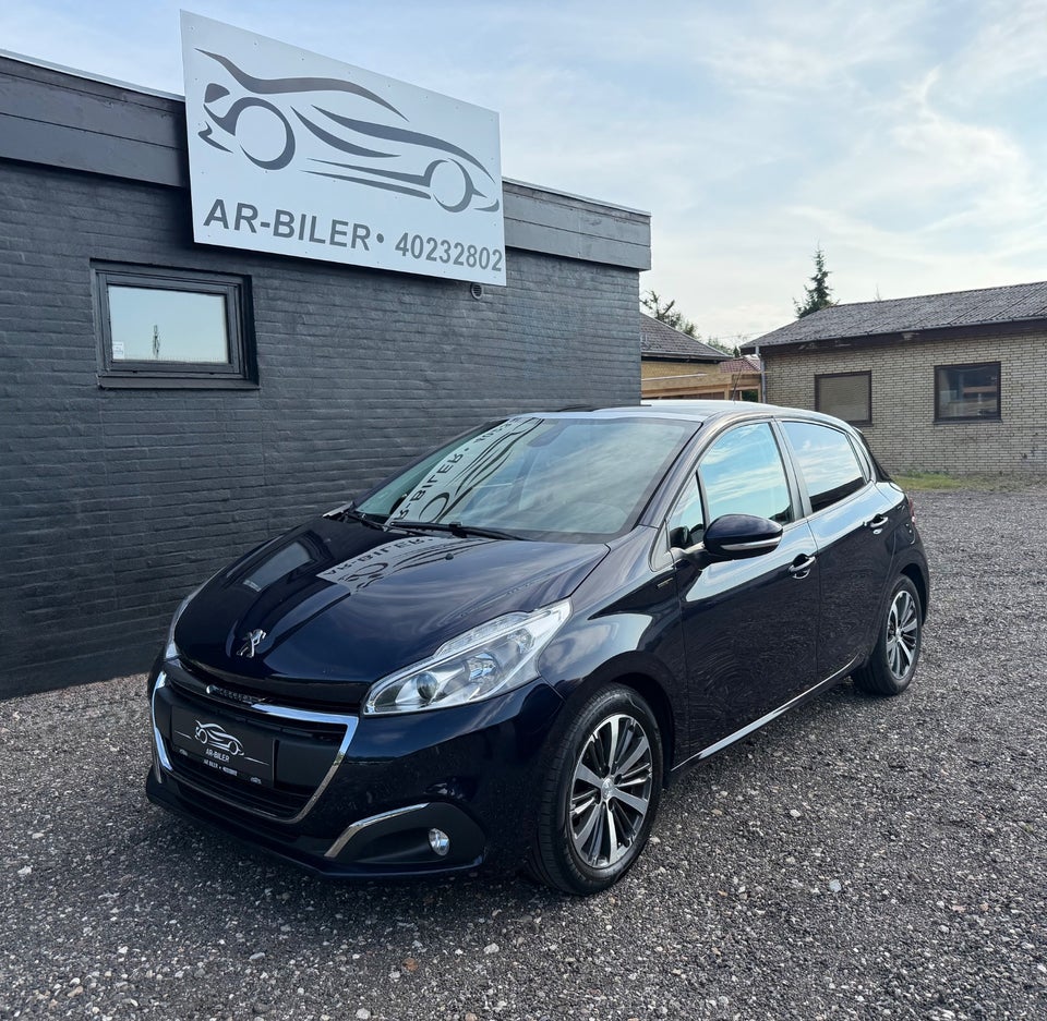 Peugeot 208 1,5 BlueHDi 100 Signature Sky 5d