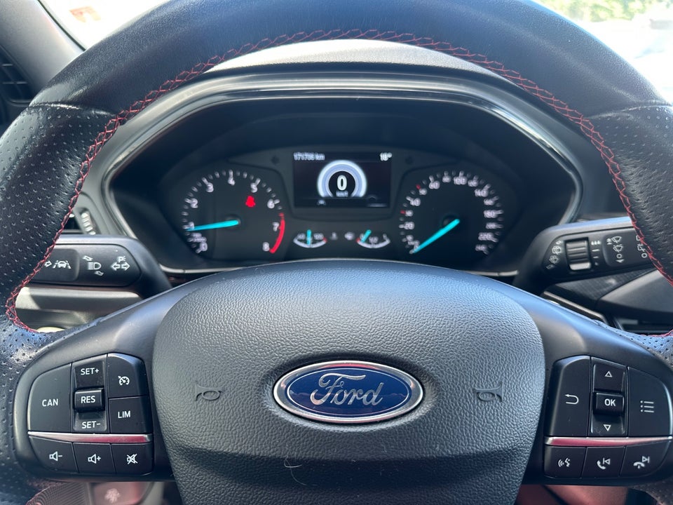Ford Focus 1,0 EcoBoost ST-Line 5d