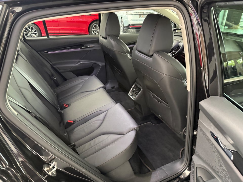 Skoda Enyaq 80 iV Suite 5d