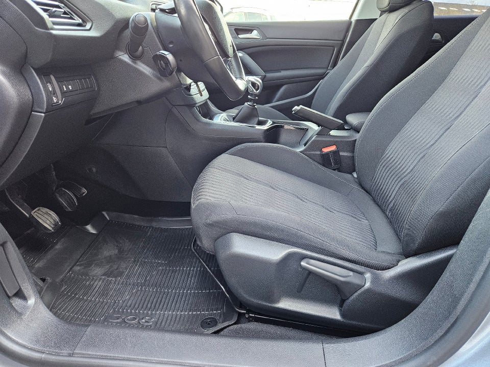 Peugeot 308 1,6 BlueHDi 120 Active 5d
