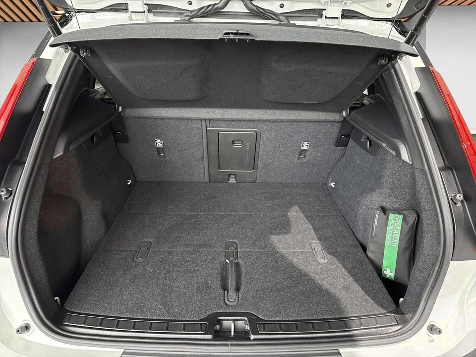 Volvo XC40 ReCharge Extended Range Plus 5d