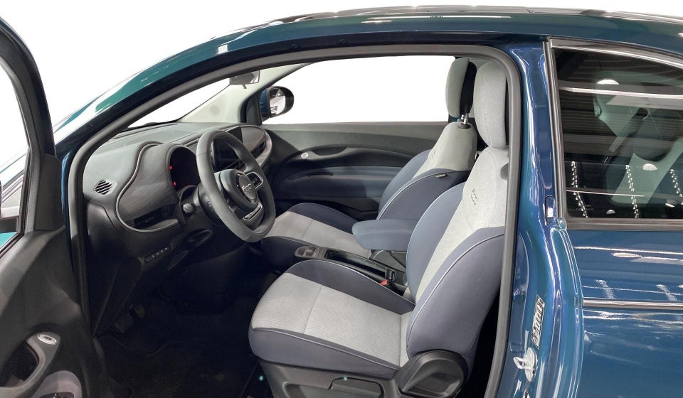 Fiat 500e 42 Icon Plus 3d