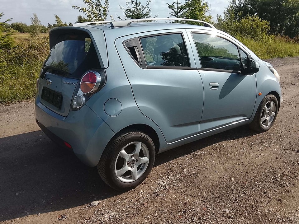 Chevrolet Spark 1,0 LE 5d