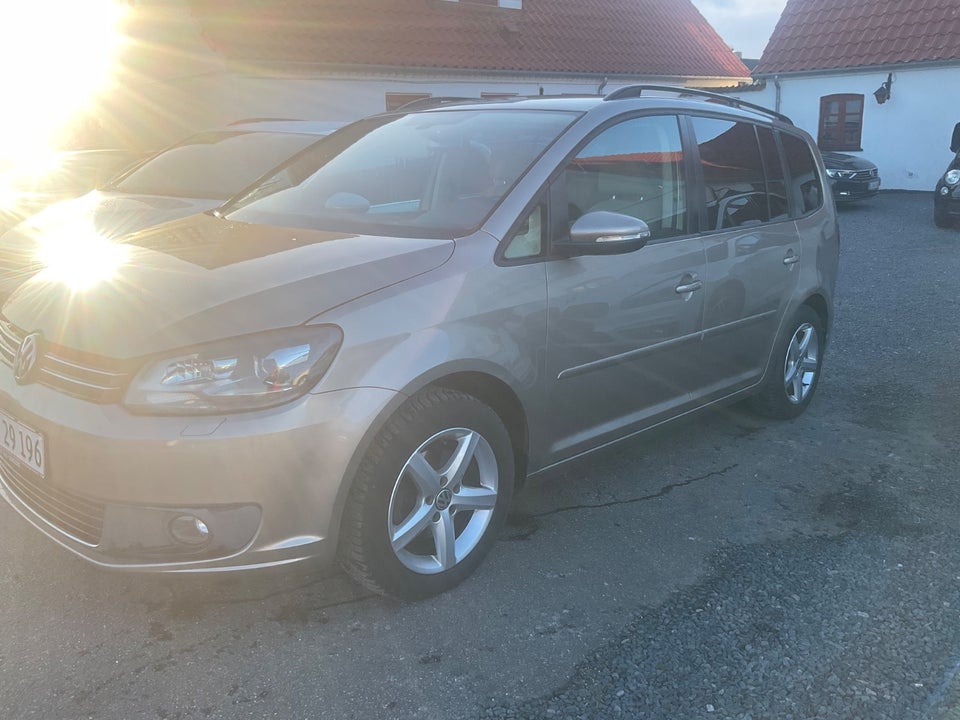 VW Touran 1,6 TDi 105 Comfortline BMT 7prs 5d
