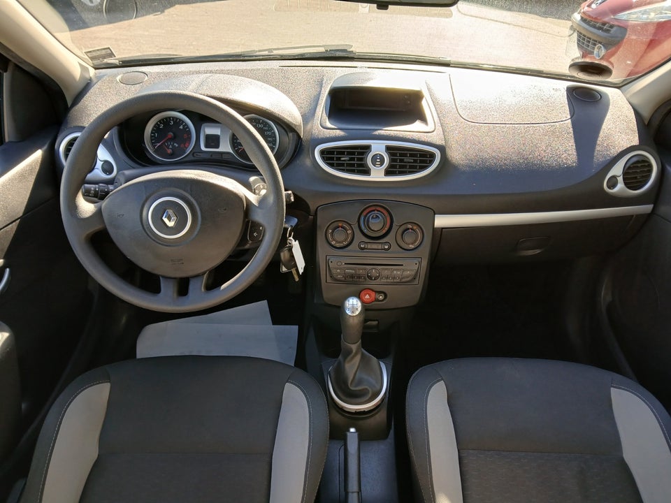 Renault Clio III 1,5 dCi 65 Expression 5d