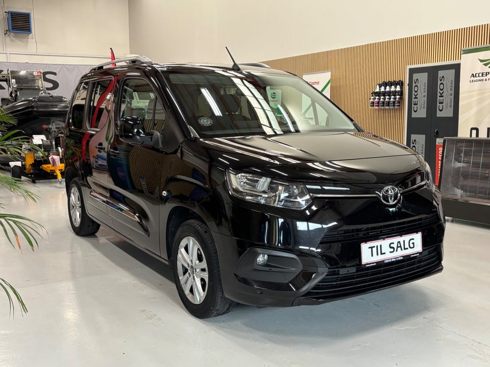 Toyota ProAce City Verso 1,2 T 110 Medium Family 5d