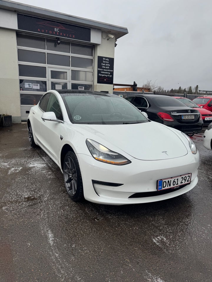 Tesla Model 3 Standard Range+ RWD 4d