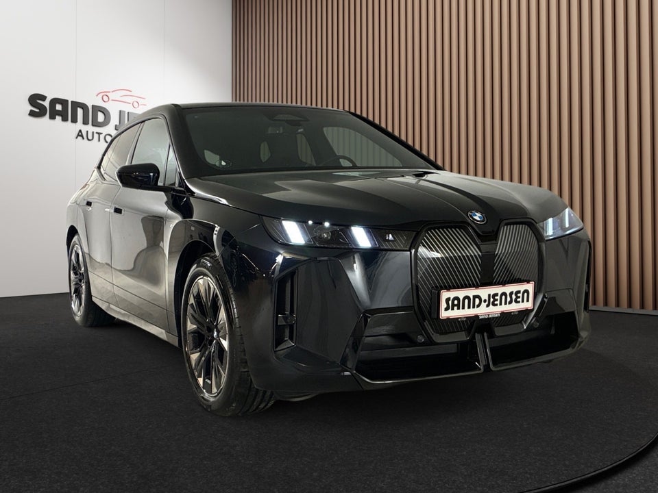 BMW iX xDrive45 M-Sport 5d