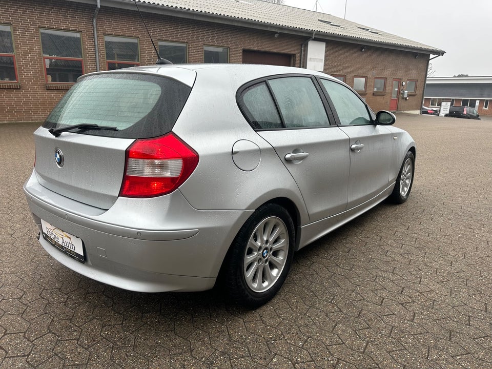 BMW 120i 2,0 Advantage aut. 5d
