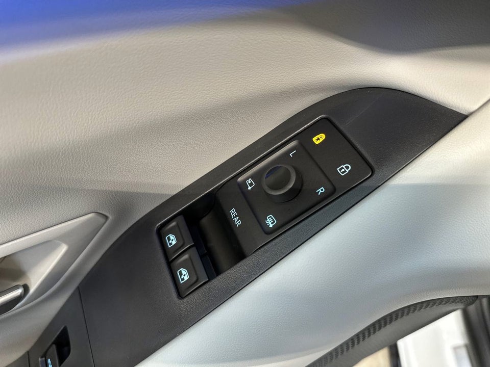 Ford Capri 82 Premium Extended Range 5d