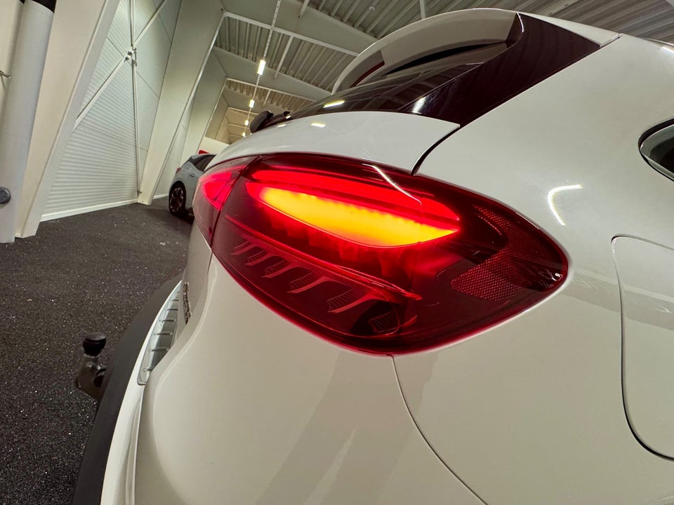 Mercedes EQA300 Progressive 4Matic 5d