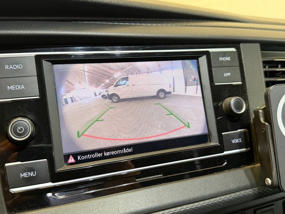 VW Transporter 2,0 TDi 150 Kassevogn DSG kort