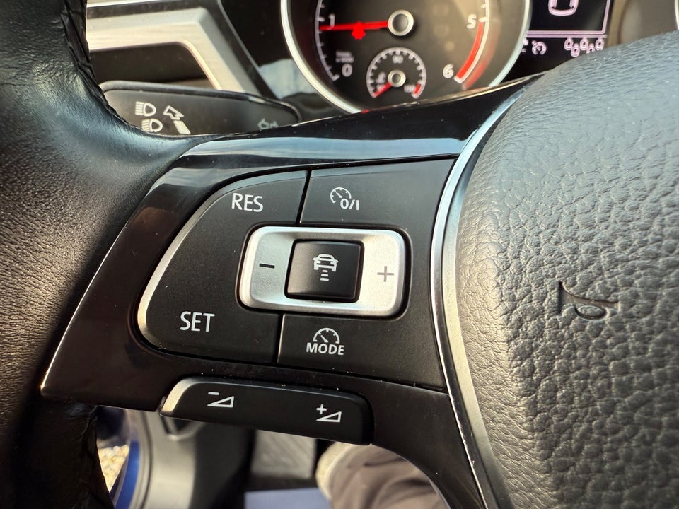 VW Touran 2,0 TDi 150 Comfortline DSG 7prs 5d
