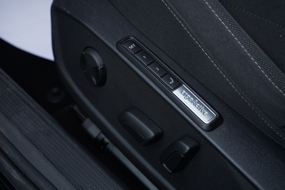 VW Golf VIII 1,4 eHybrid DSG 5d