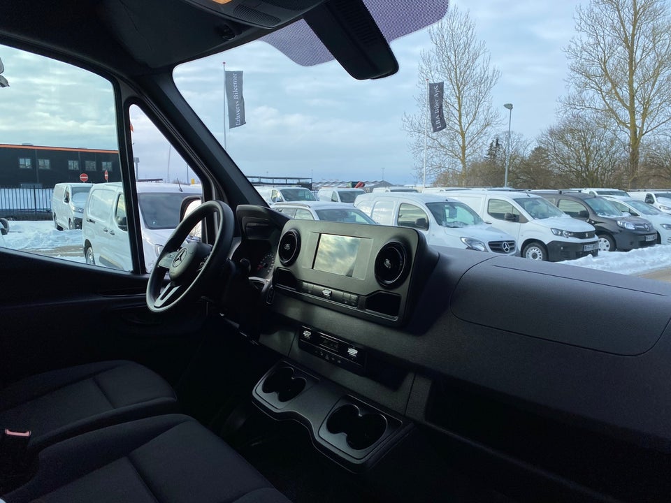 Mercedes Sprinter 215 2,0 CDi A2 Kassevogn aut. FWD