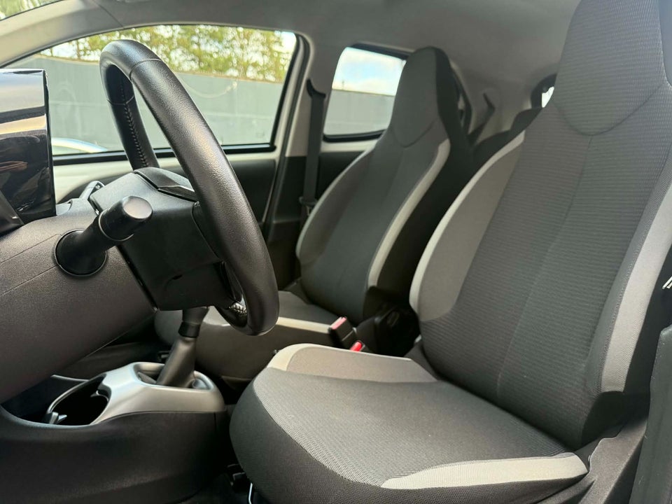 Toyota Aygo 1,0 VVT-i x-press 5d