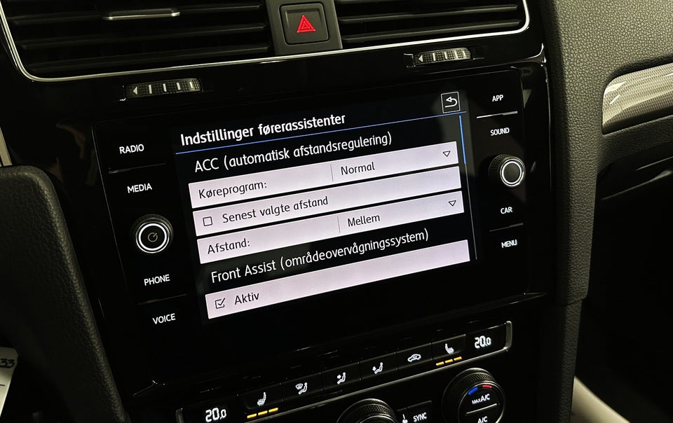 VW Golf VII 1,6 TDi 115 IQ.Drive Variant DSG 5d