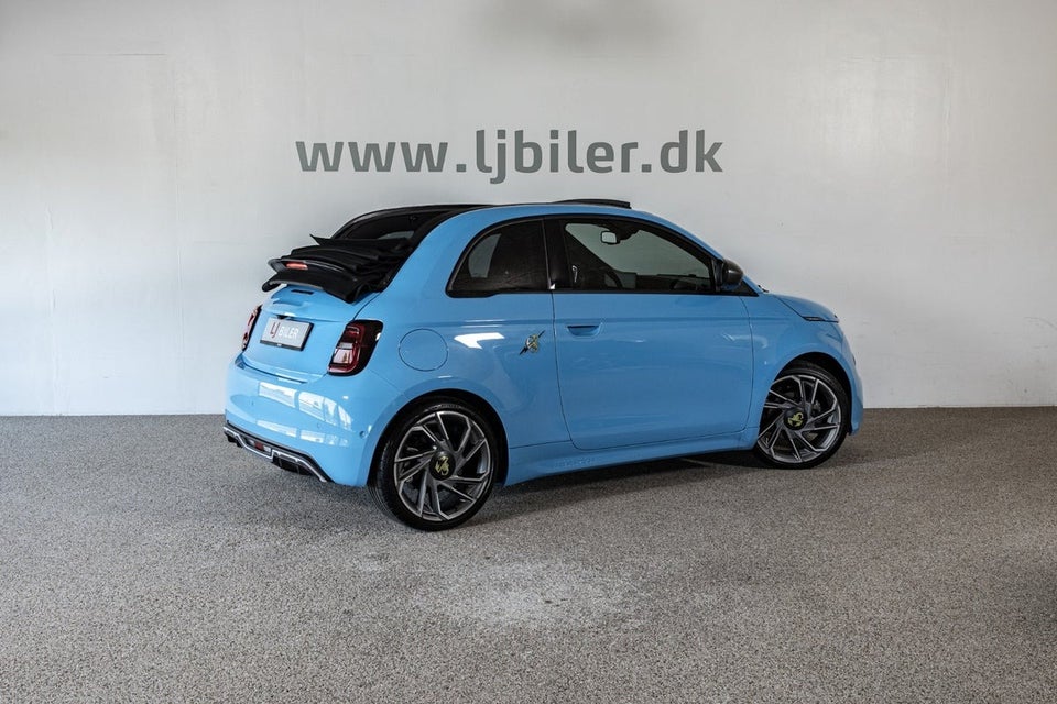 Abarth 500e Scorpionissima Cabrio 2d