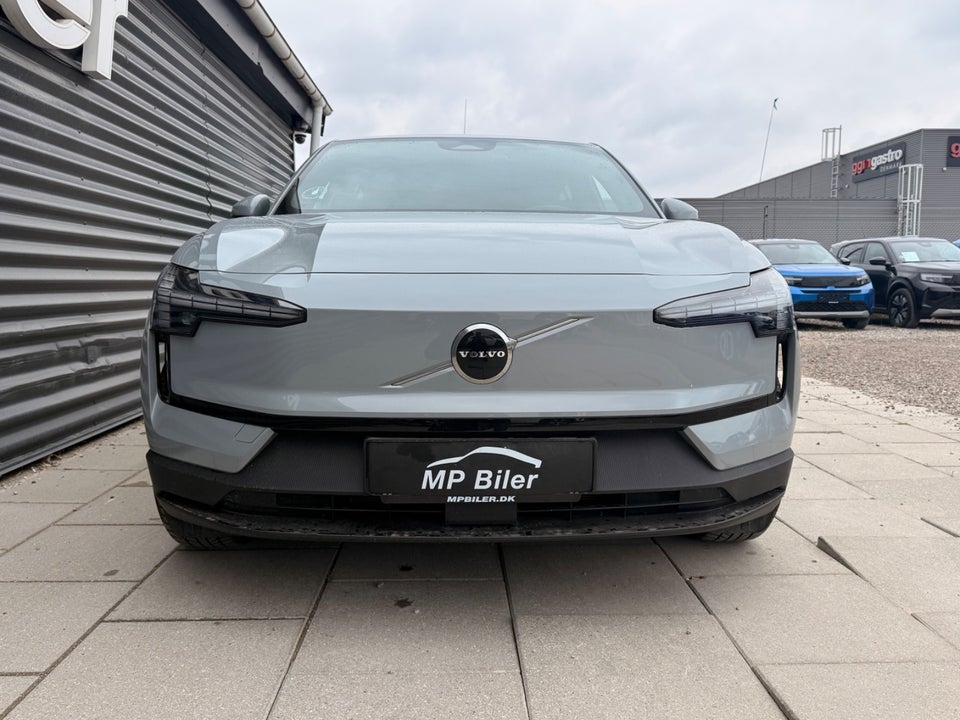 Volvo EX30 Standard Range Plus 5d