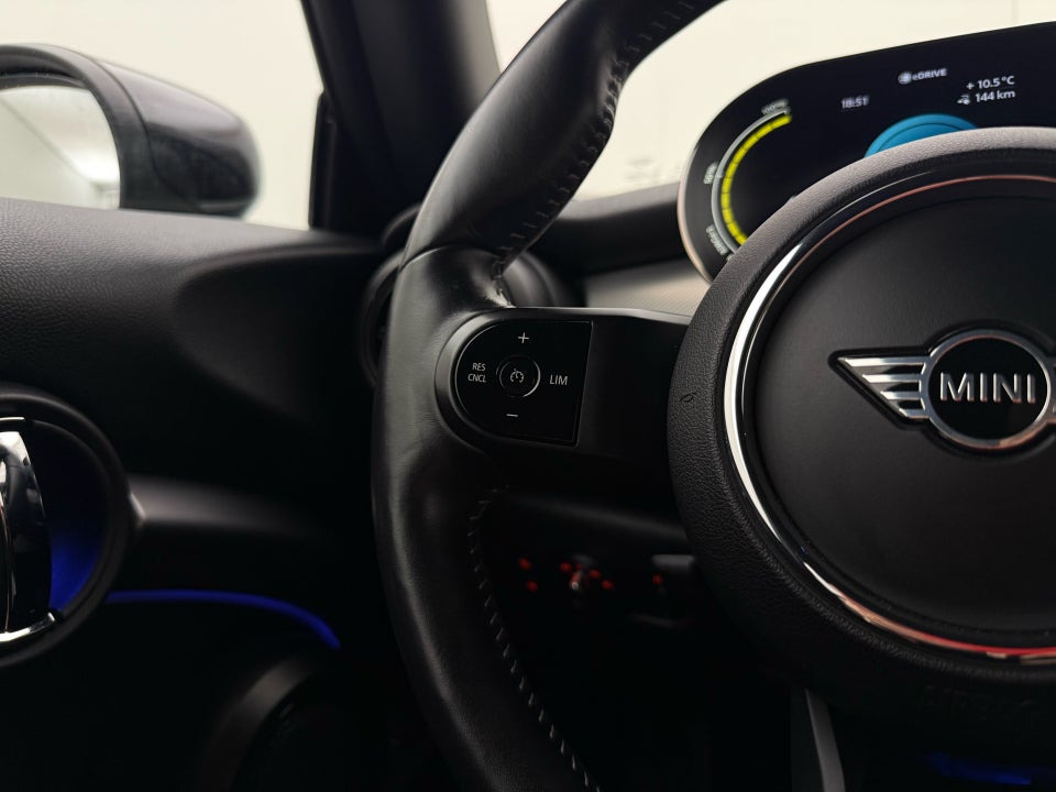 MINI Cooper SE Classic Trim 3d