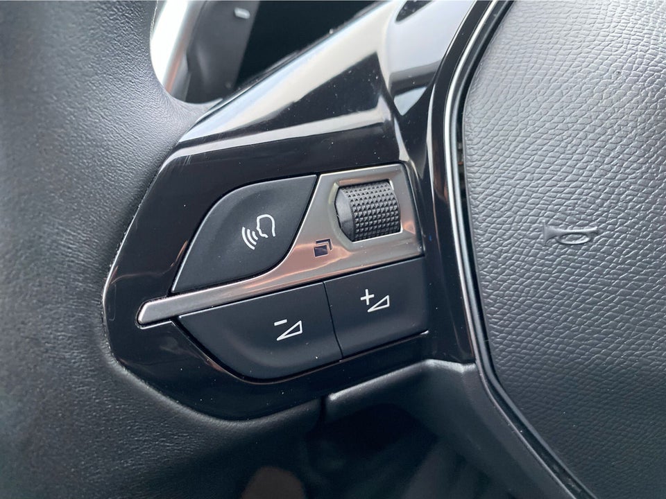 Peugeot 3008 1,6 Hybrid Allure Pack EAT8 5d