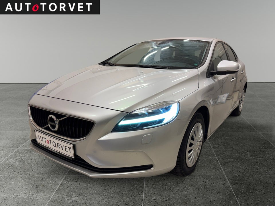 Volvo V40 2,0 D4 190 Momentum 5d