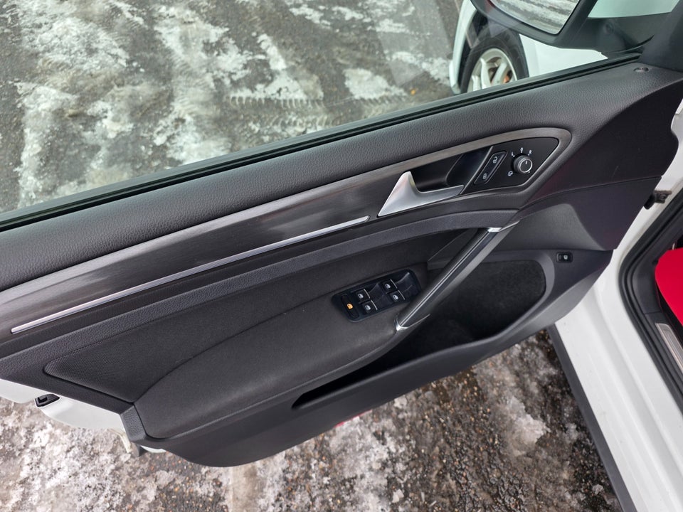 VW Golf VII 1,4 GTE DSG 5d