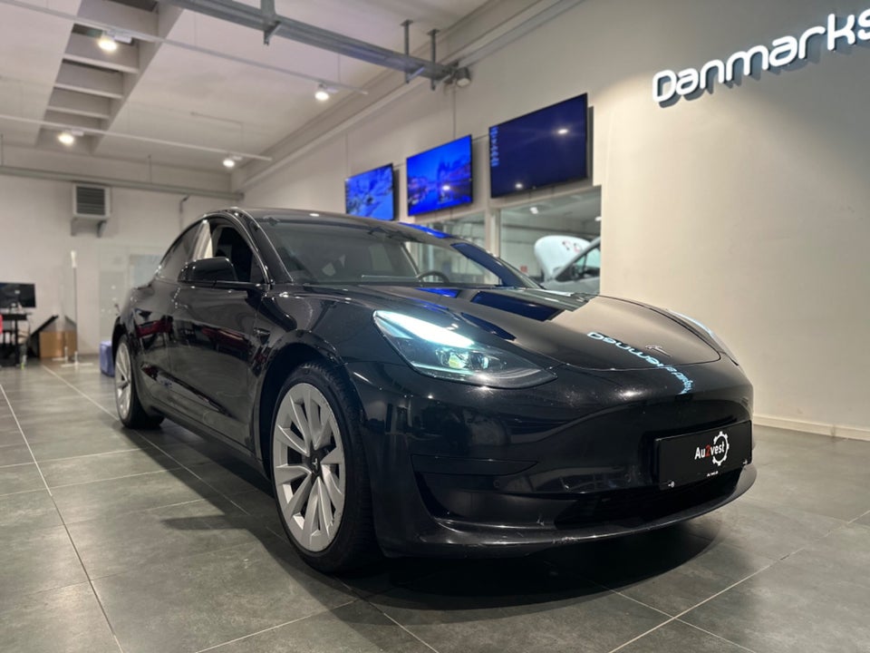 Tesla Model 3 Standard Range+ RWD 4d