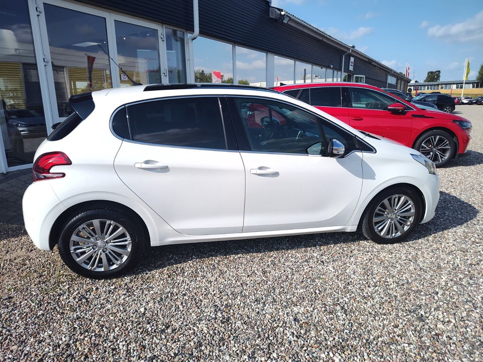 Peugeot 208 1,2 VTi 82 Allure 5d