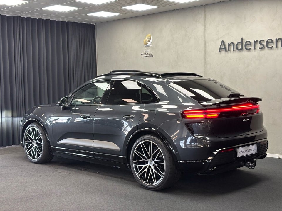 Porsche Macan Turbo 5d