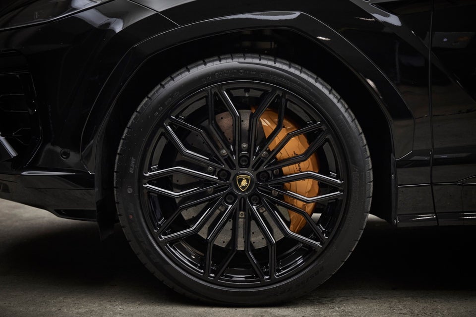Lamborghini Urus 4,0 SE 5d